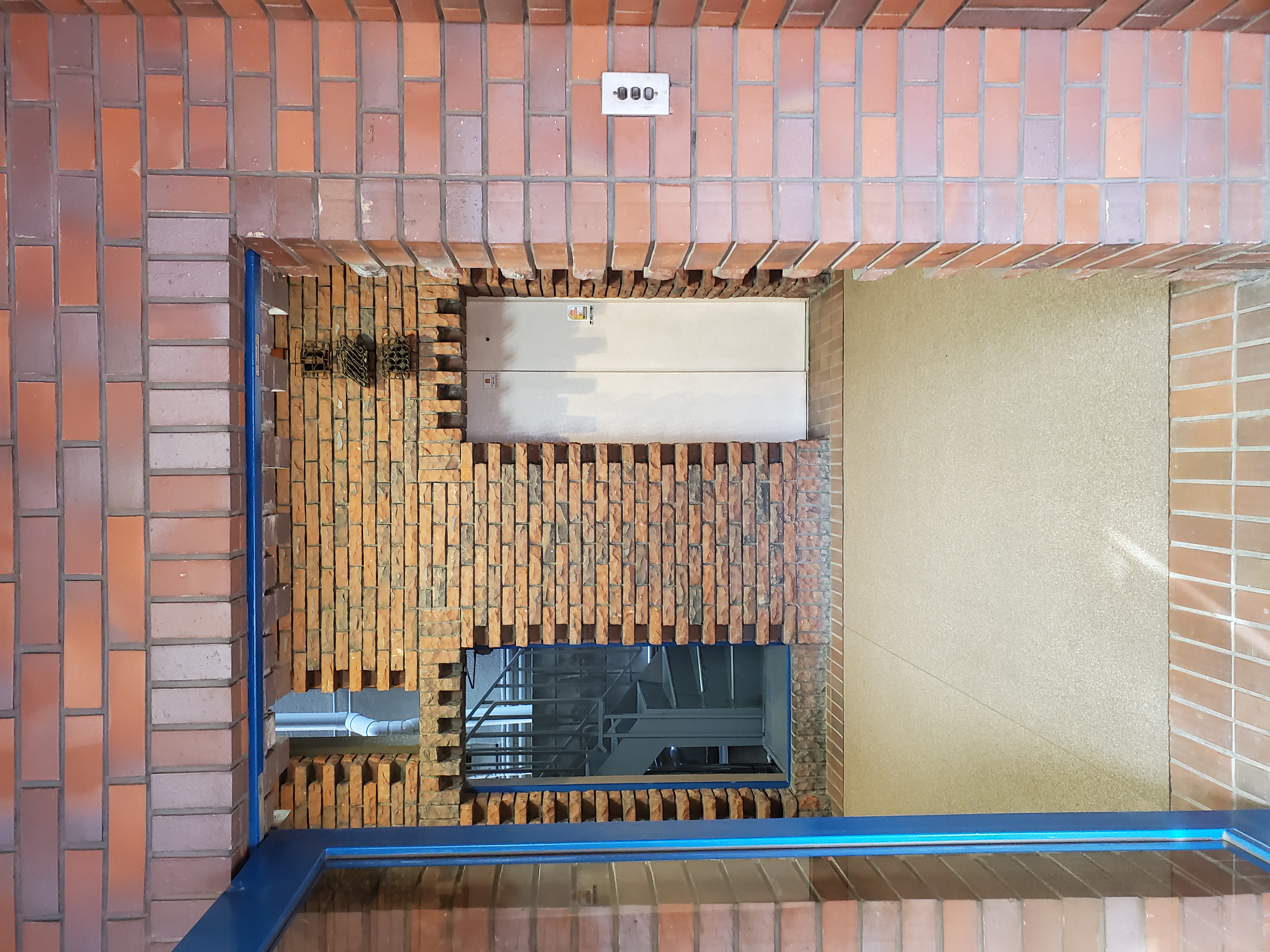 自由が丘・月と梟歯科