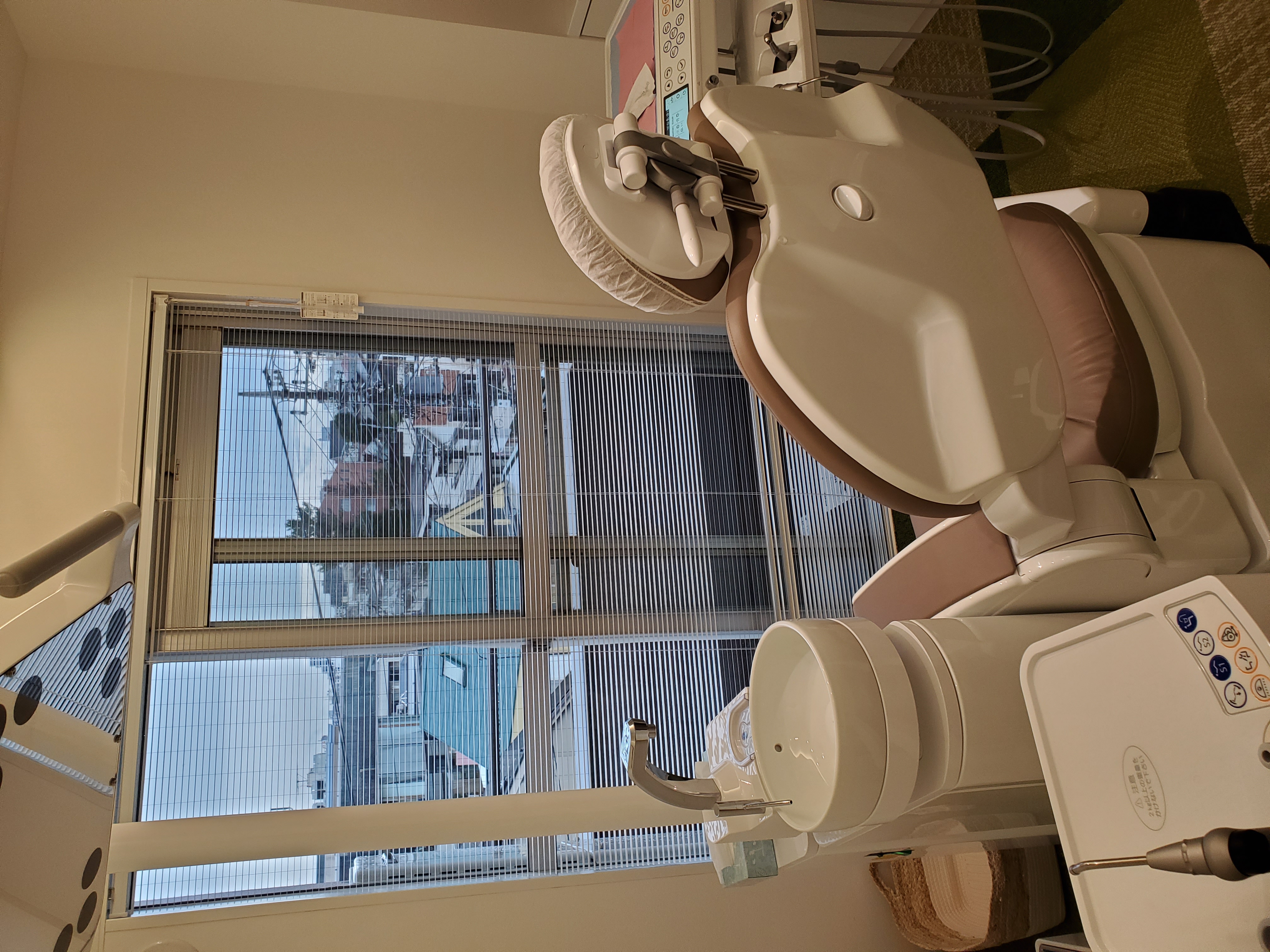 自由が丘・月と梟歯科